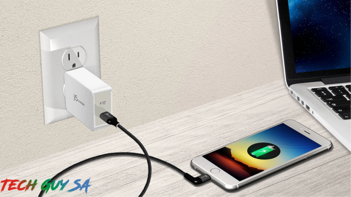 J5Create JALC15 USB-C™ to Lightning® Cable - Black - Image 3