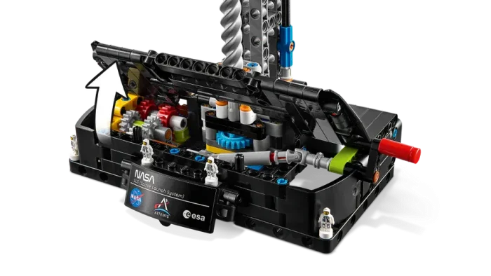 LEGO Technic Nasa Artemis Space Launch System Rocket - Image 7