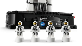 LEGO Technic Nasa Artemis Space Launch System Rocket - Image 6