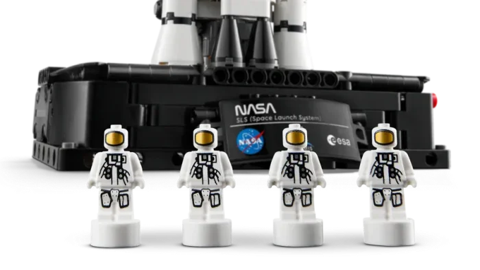 LEGO Technic Nasa Artemis Space Launch System Rocket - Image 6