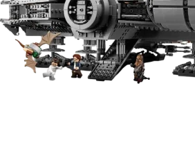LEGO Star Wars Millennium Falcon (Big) - Image 6